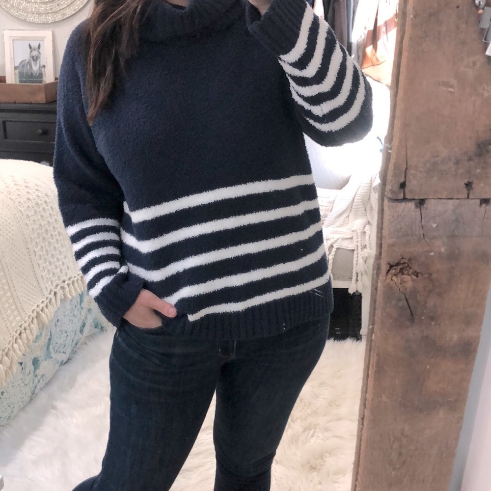 PHILOSOPHY size XLarge navy blue turtleneck sweater